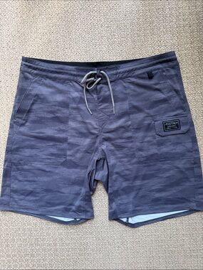 ANETIC Men's Roam Tech Shorts- grey camouflage Size 36
